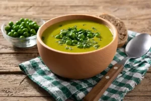 Caldo verde de ervilha vegano
